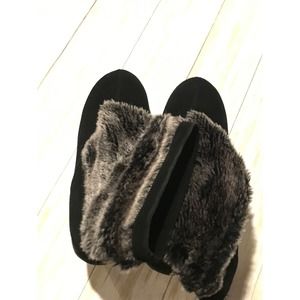 Sketcher’s Women’s Disco Bunny Faux Fur Ankle Boots Size 11 (real fit 10.5)